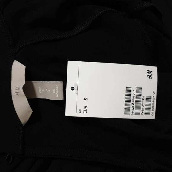🎈SALE! Bundle 3 for $30. H&M black jersey dress - Picture 4 of 5